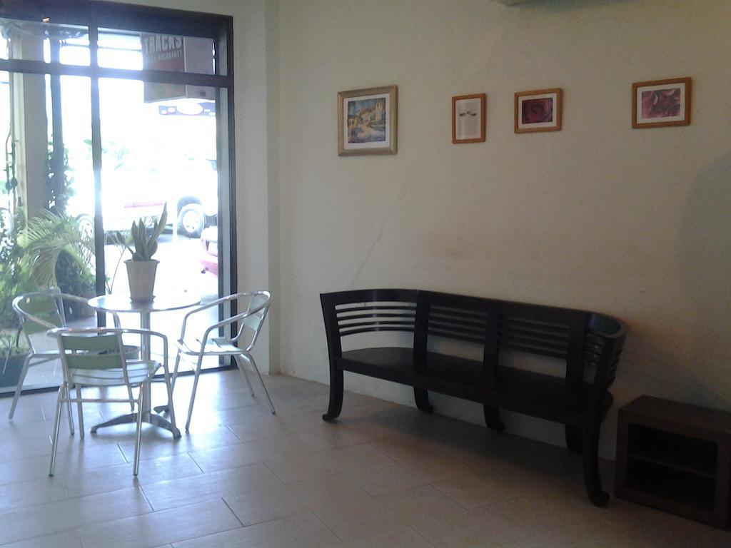 Furama Lodging House Kuching Exterior photo
