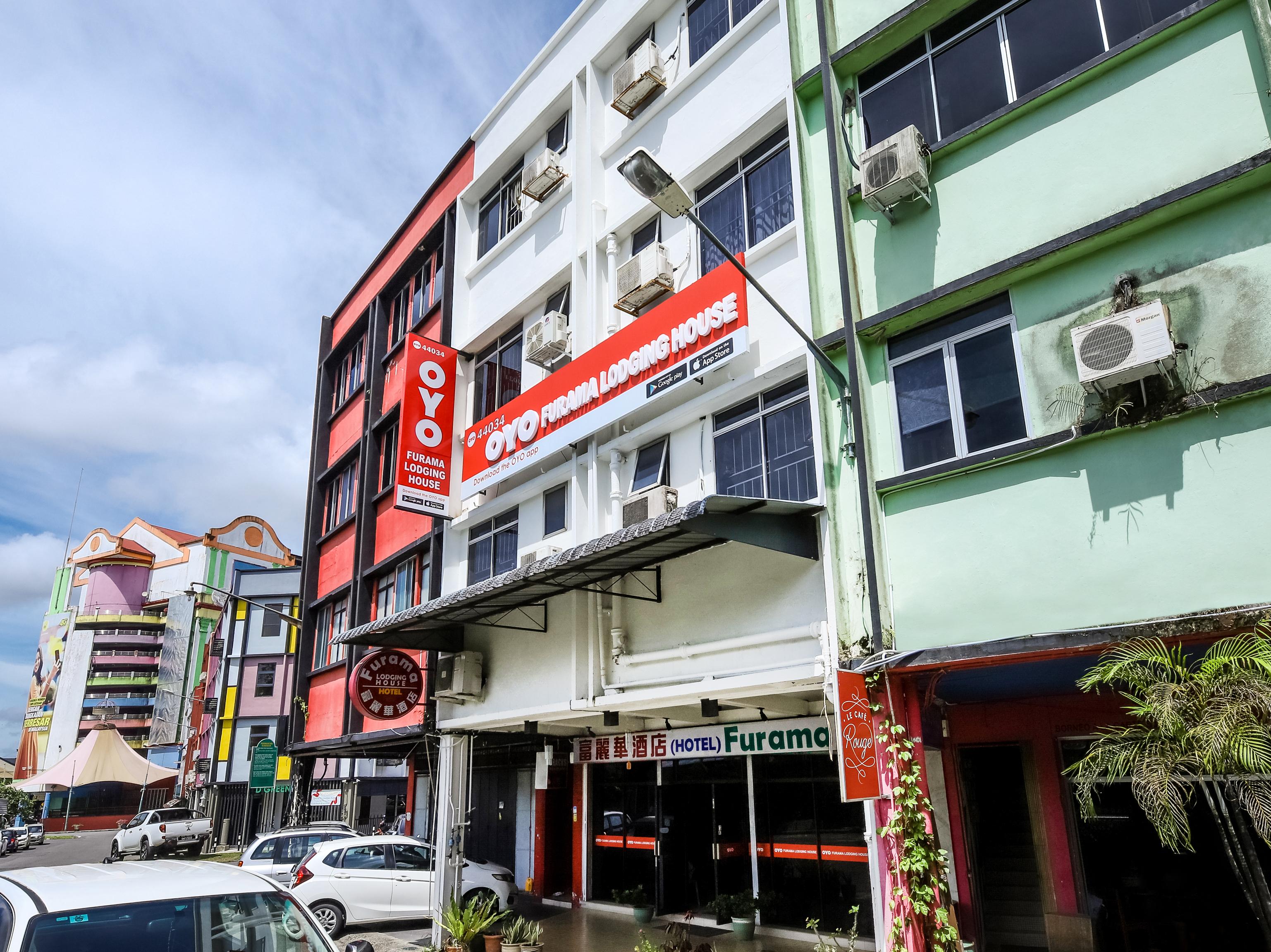 Furama Lodging House Kuching Exterior photo