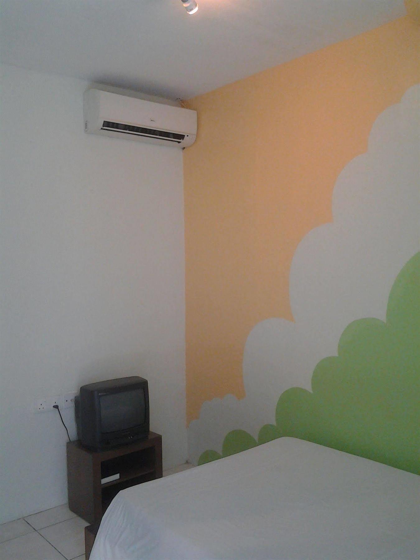 Furama Lodging House Kuching Exterior photo
