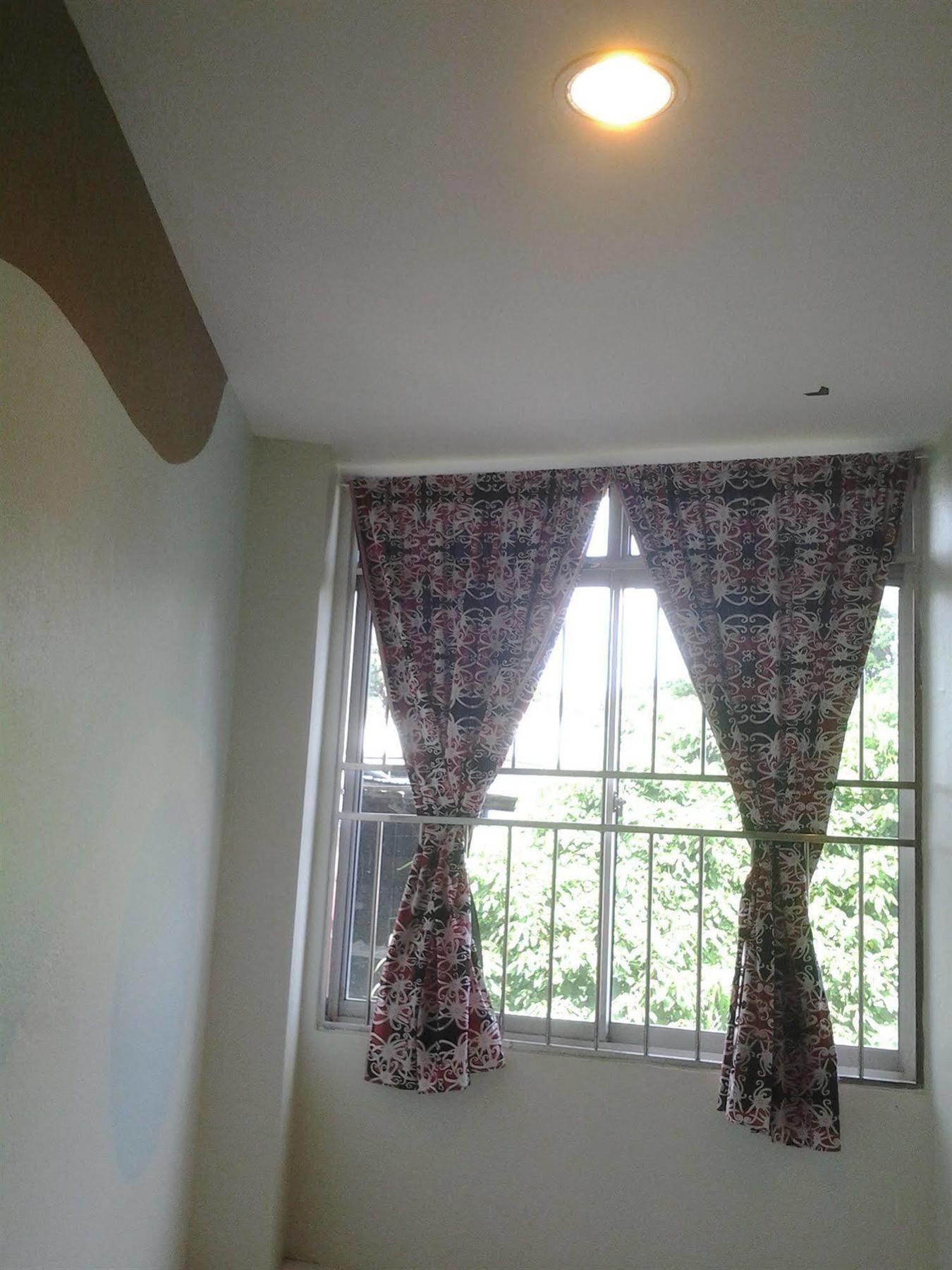 Furama Lodging House Kuching Exterior photo