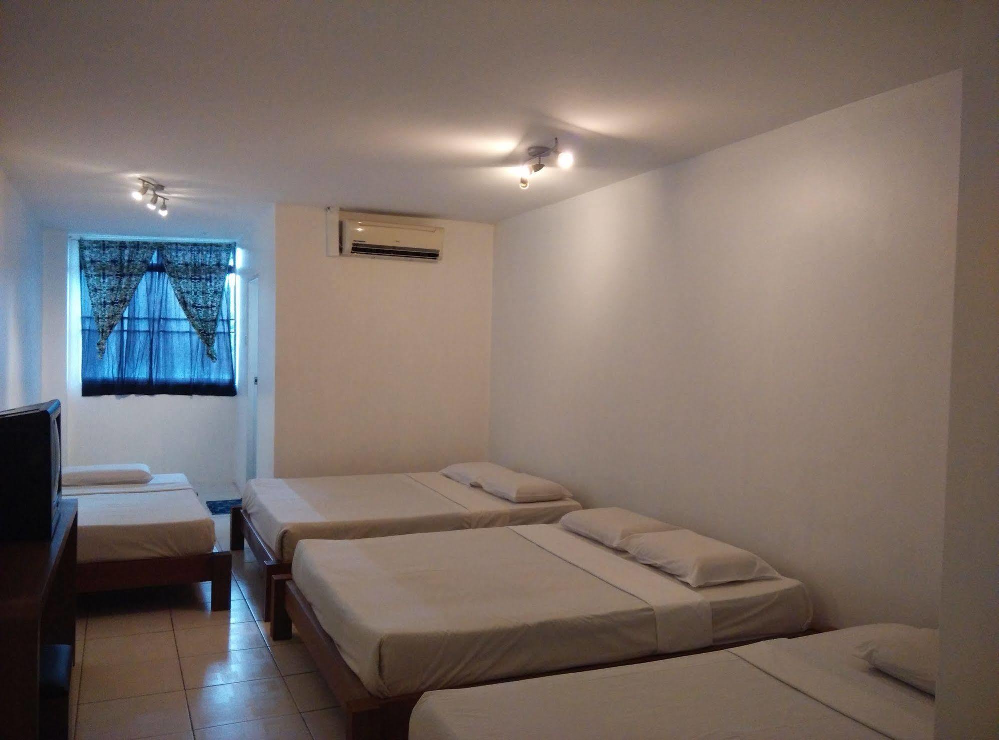 Furama Lodging House Kuching Exterior photo