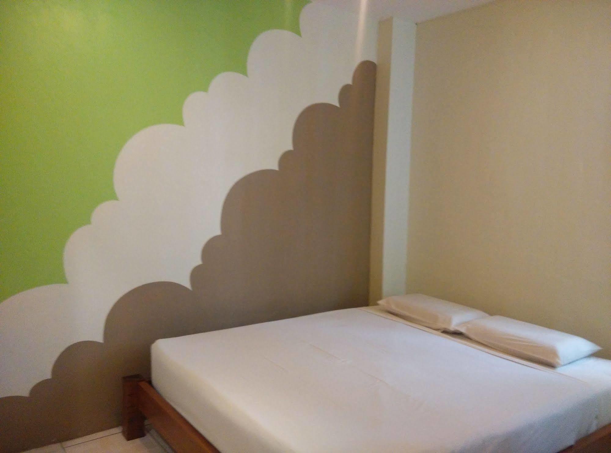 Furama Lodging House Kuching Exterior photo