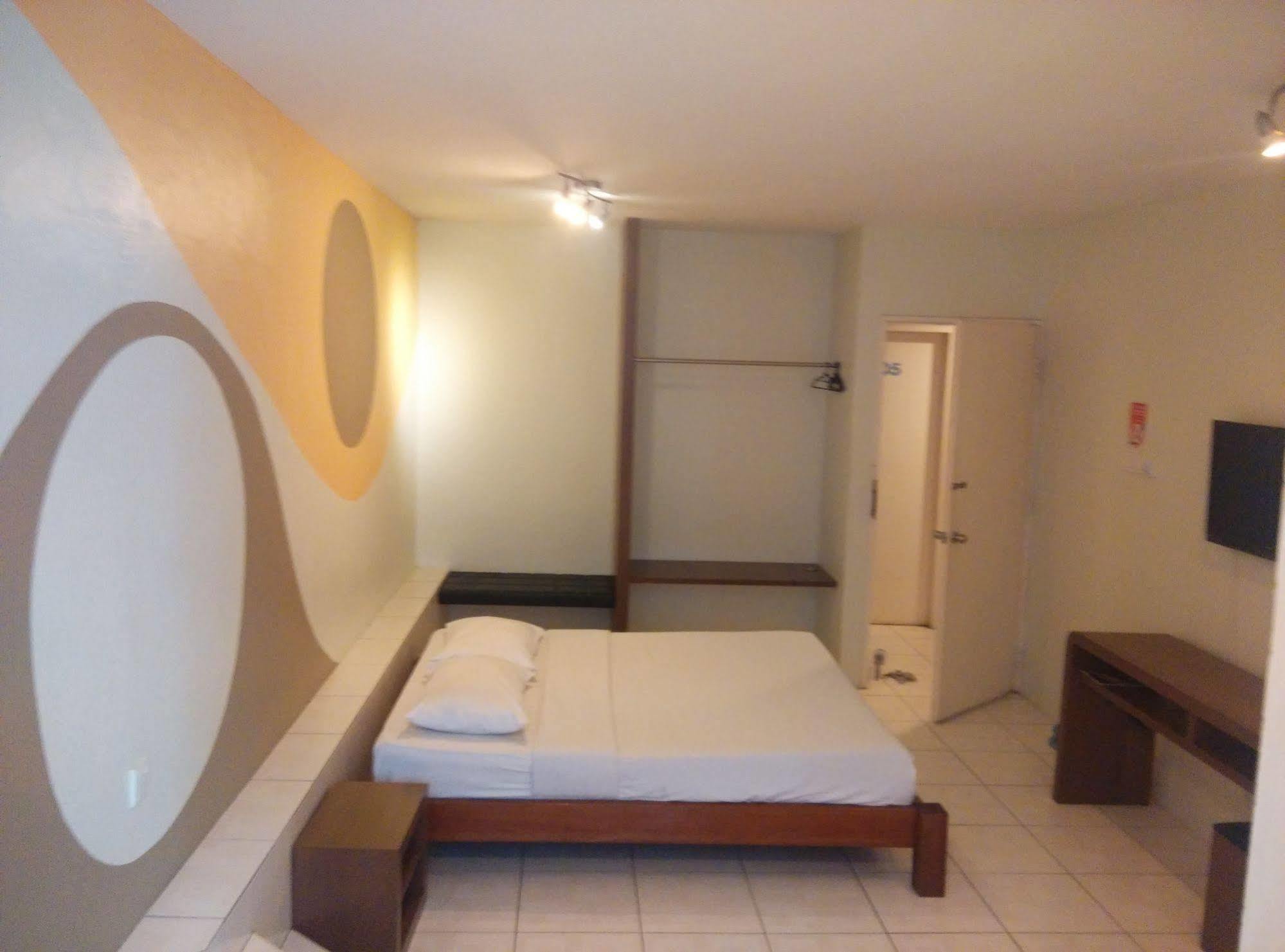 Furama Lodging House Kuching Exterior photo