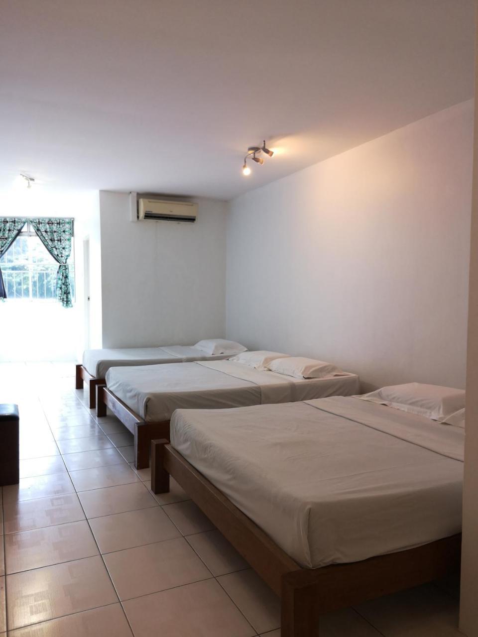 Furama Lodging House Kuching Exterior photo